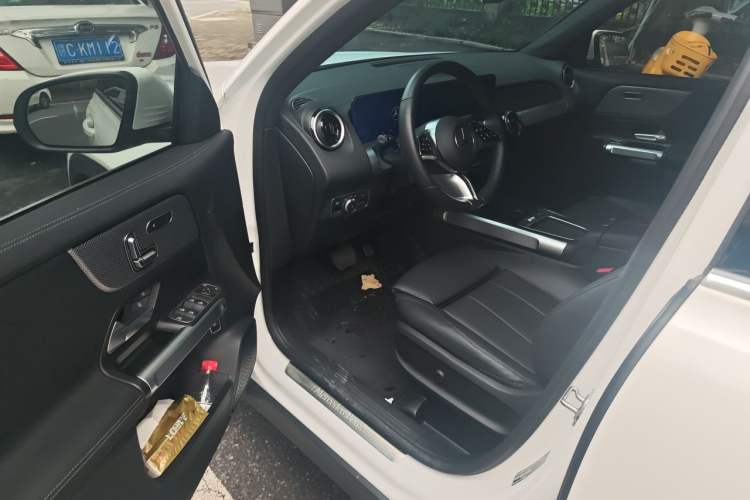 Used Mercedes-Benz GLB 2024-Year Restyled GLB 200 Dynamic Edition Driver Seat