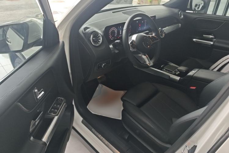 Used Mercedes-Benz GLB 2024 Refresh GLB 220 Dynamic Edition Driver Seat