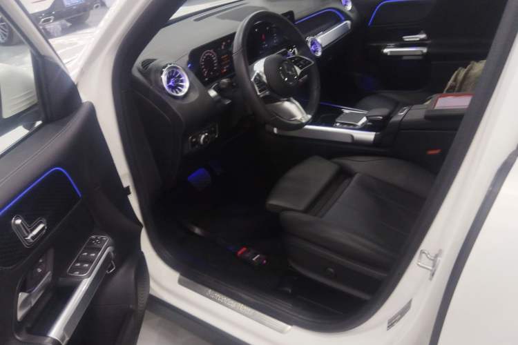 Used Mercedes-Benz GLB 2024 GLB 220 Dynamic Edition Driver Seat
