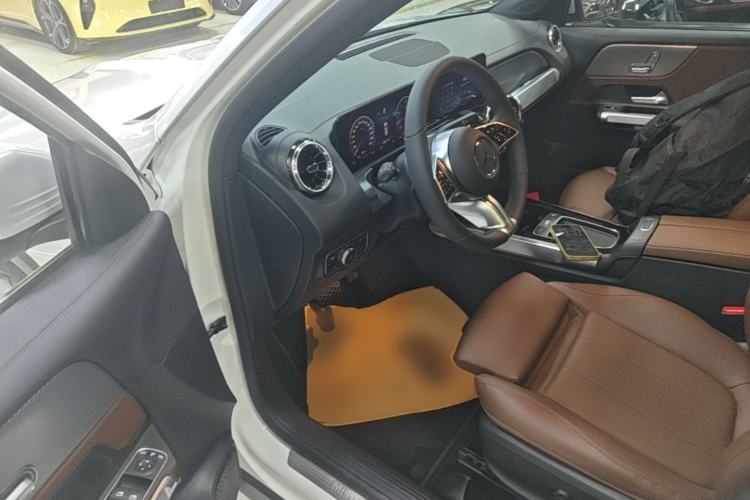 Used Mercedes-Benz GLB 2024 GLB 200 Dynamic Edition Driver Seat