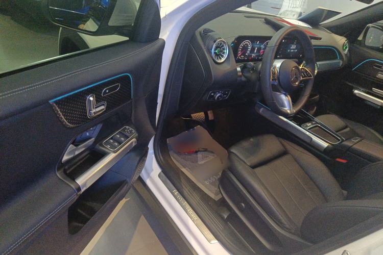 Used Mercedes-Benz GLB 2024 Refresh GLB 220 Fashion Edition Driver Seat