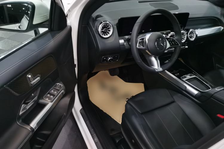 Used Mercedes-Benz GLB 2024 Refresh GLB 220 Dynamic Edition Driver Seat