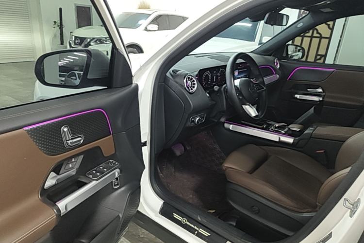 Used Mercedes-Benz GLB 2024 GLB 220 Dynamic Edition Driver Seat