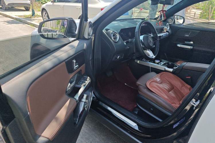 Used Mercedes-Benz GLB 2024 Refresh GLB 220 Dynamic Edition Driver Seat