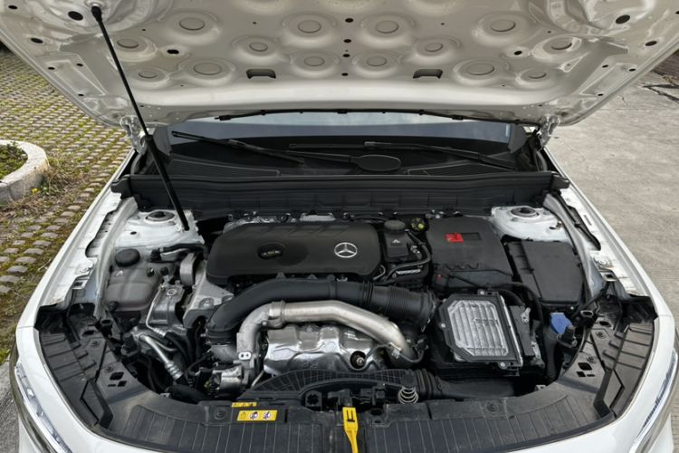 Used Mercedes-Benz GLB 2024 Refresh GLB 220 Dynamic Edition Engine Bay