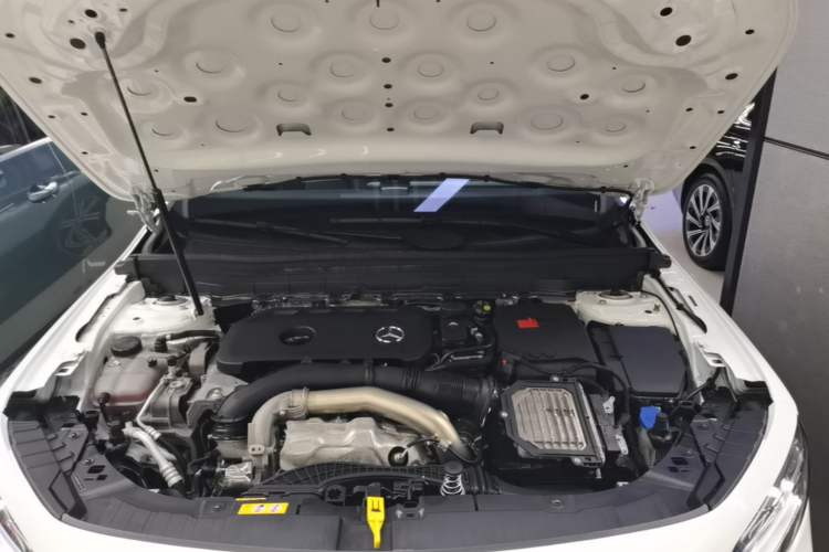 Used Mercedes-Benz GLB 2024 GLB 220 4MATIC Engine Bay