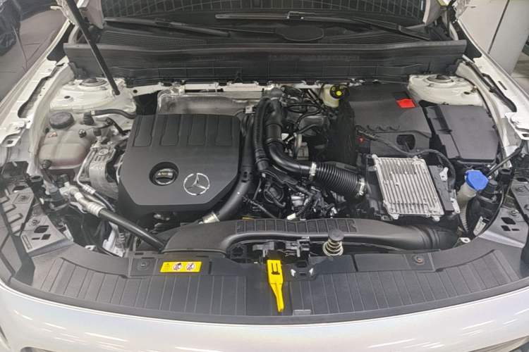 Used Mercedes-Benz GLB 2024 GLB 200 Dynamic Edition Engine Bay