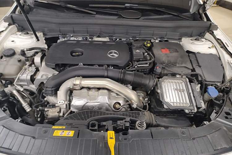 Used Mercedes-Benz GLB 2024 GLB 220 Dynamic Edition Engine Bay