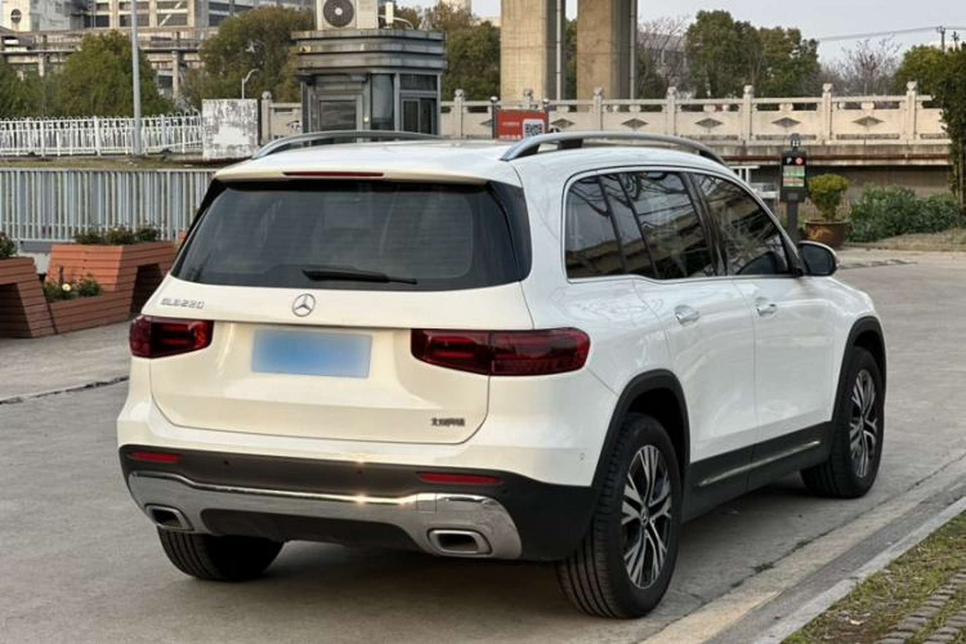 Used Mercedes-Benz GLB 2024 Refresh GLB 220 Dynamic Edition Exterior 2