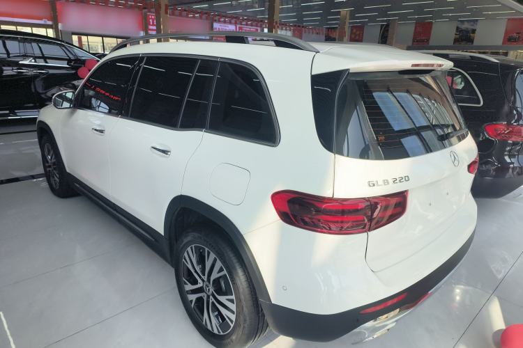 Used Mercedes-Benz GLB 2024 Refresh GLB 220 Dynamic Edition Exterior 2