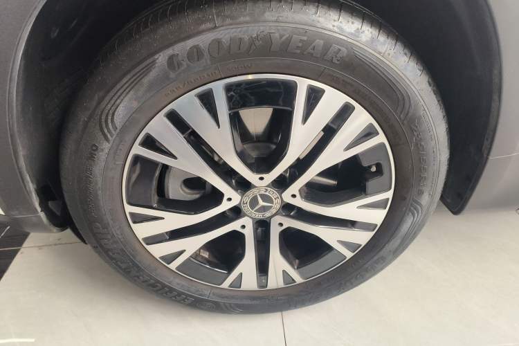 Used Mercedes-Benz GLB 2024 Refresh GLB 220 Dynamic Edition Exterior 4