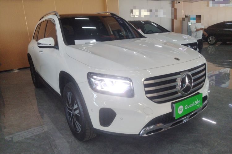 Used Mercedes-Benz GLB 2024 GLB 220 Dynamic Edition Front Right 45 Deg