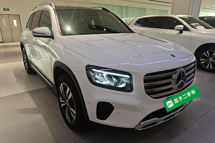 Used Mercedes-Benz GLB 2024 GLB 200 Fashion Model Front Right 45 Deg