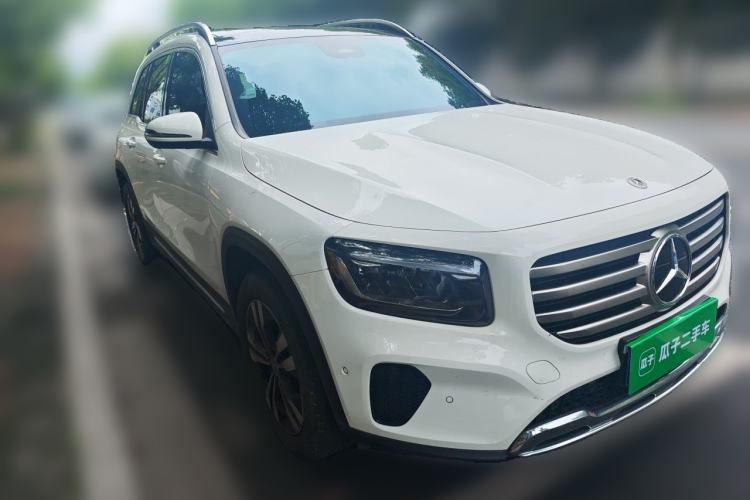 Used Mercedes-Benz GLB 2024-Year Restyled GLB 200 Dynamic Edition Front Right 45 Deg