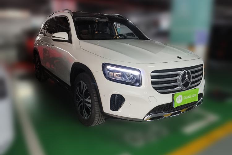 Used Mercedes-Benz GLB 2024 Refresh GLB 220 Dynamic Edition Front Right 45 Deg