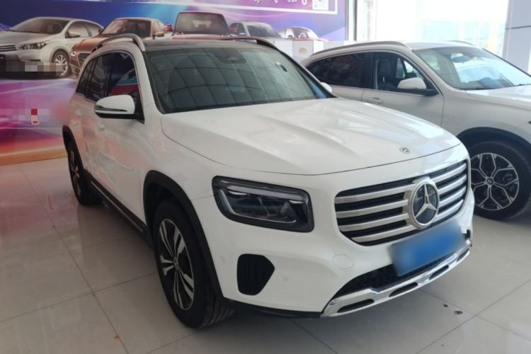 Used Mercedes-Benz GLB 2024 GLB 200 Dynamic Edition Front Right 45 Deg