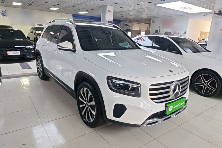 Used Mercedes-Benz GLB 2024 GLB 220 Fashion Model Front Right 45 Deg