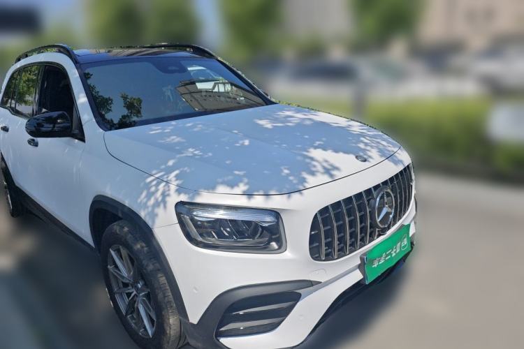 Used Mercedes-Benz GLB 2024 Refresh GLB 220 Dynamic Edition Front Right 45 Deg