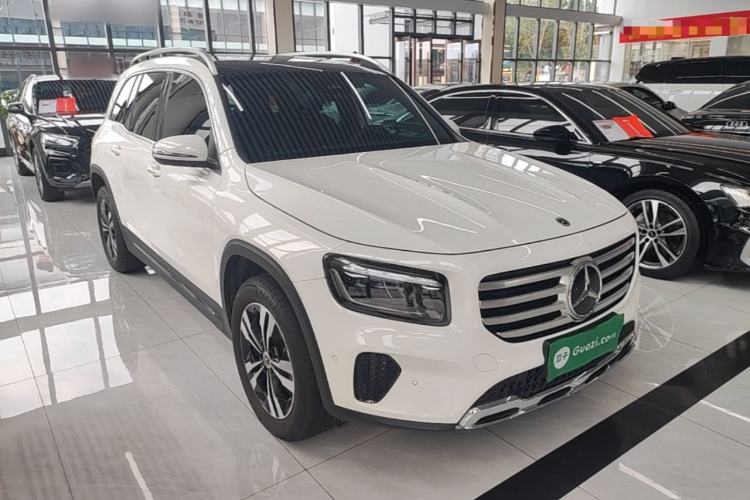 Used Mercedes-Benz GLB 2024 GLB 200 Dynamic Edition Front Right 45 Deg