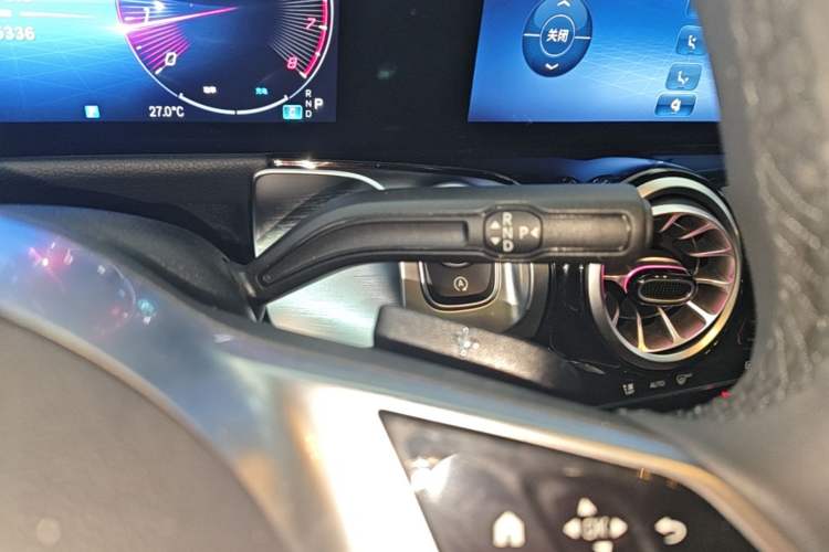 Used Mercedes-Benz GLB 2024 Refresh GLB 220 Fashion Edition Gear Lever