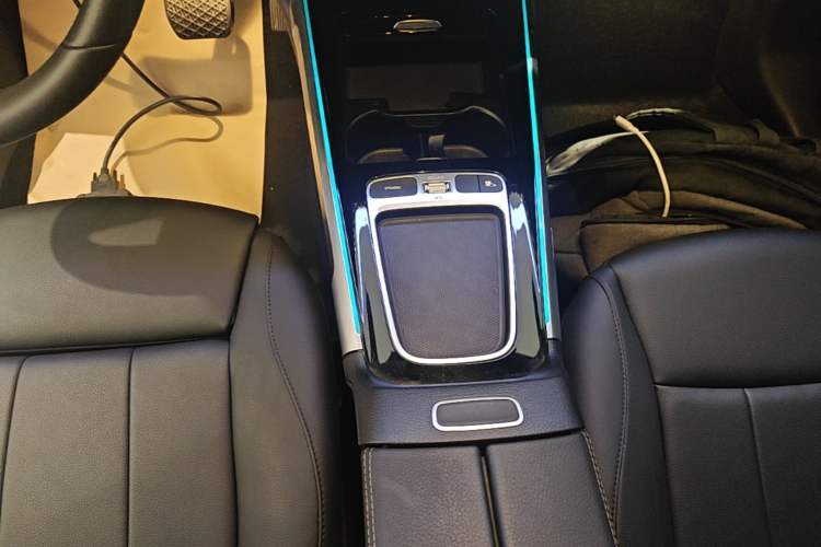 Used Mercedes-Benz GLB 2024 GLB 200 Fashion Model Gear Lever