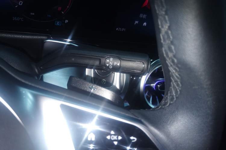 Used Mercedes-Benz GLB 2024 GLB 220 Dynamic Edition Gear Lever