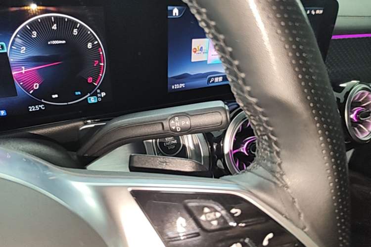 Used Mercedes-Benz GLB 2024 GLB 220 Dynamic Edition Gear Lever