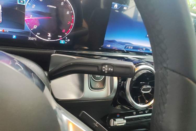 Used Mercedes-Benz GLB 2024 GLB 200 Dynamic Edition Gear Lever
