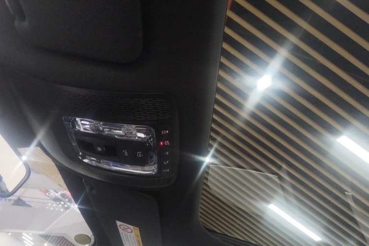 Used Mercedes-Benz GLB 2024 GLB 220 Dynamic Edition Headliner