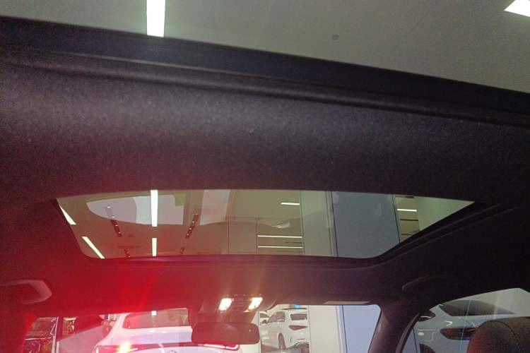 Used Mercedes-Benz GLB 2024 Refresh GLB 220 Fashion Edition Headliner