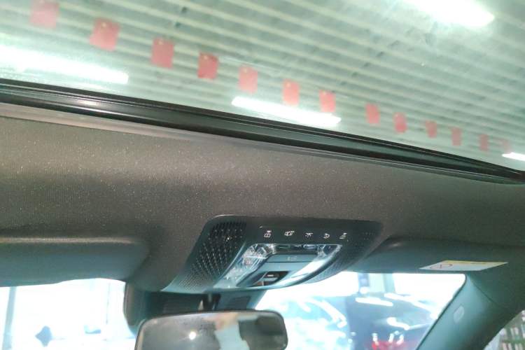 Used Mercedes-Benz GLB 2024 GLB 200 Dynamic Edition Headliner