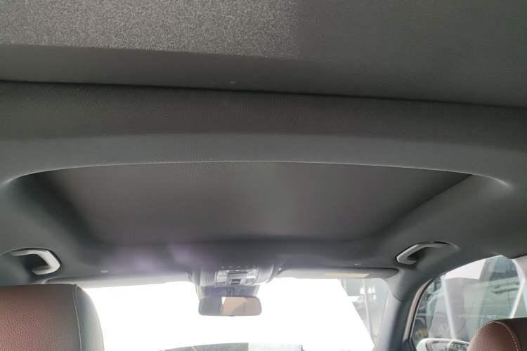 Used Mercedes-Benz GLB 2024-Year Restyled GLB 200 Dynamic Edition Headliner