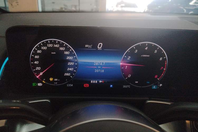 Used Mercedes-Benz GLB 2024 GLB 220 Dynamic Edition Instrument Cluster