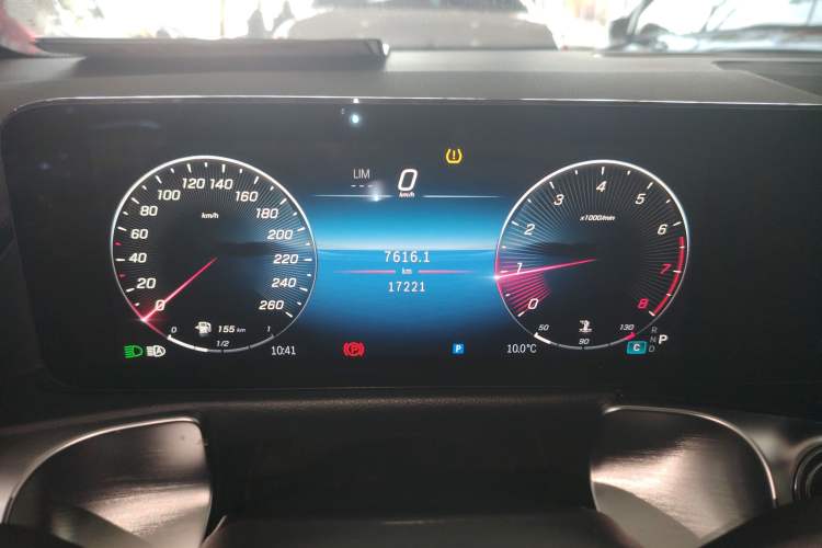 Used Mercedes-Benz GLB 2024-Year Restyled GLB 200 Dynamic Edition Instrument Cluster