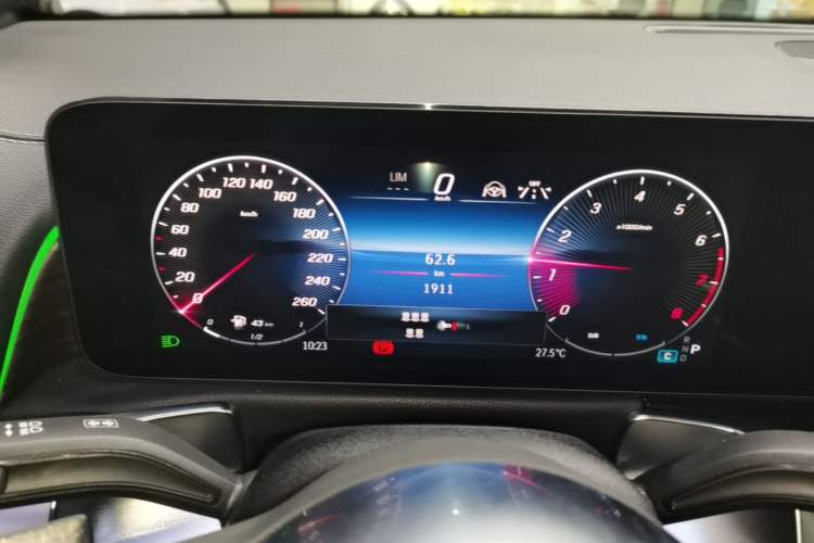 Used Mercedes-Benz GLB 2024 GLB 220 4MATIC Instrument Cluster