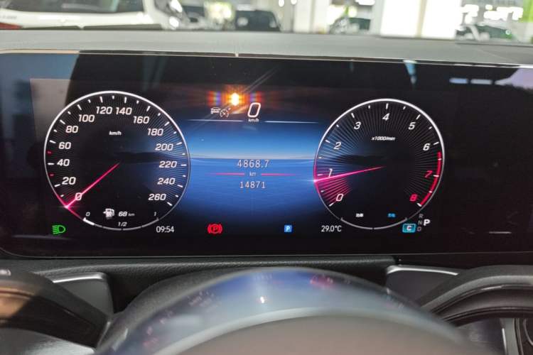 Used Mercedes-Benz GLB 2024 Refresh GLB 220 Dynamic Edition Instrument Cluster