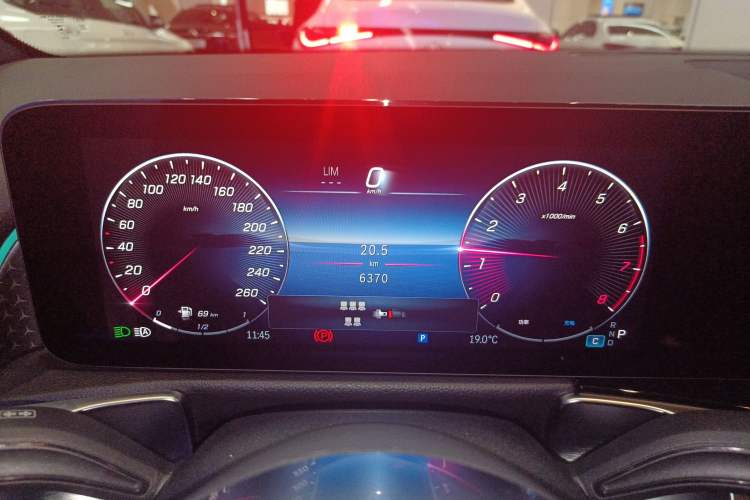 Used Mercedes-Benz GLB 2024 Refresh GLB 220 Fashion Edition Instrument Cluster