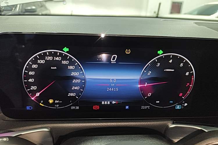 Used Mercedes-Benz GLB 2024 GLB 220 Dynamic Edition Instrument Cluster