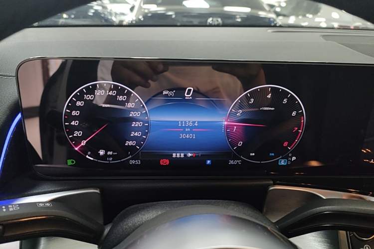 Used Mercedes-Benz GLB 2024 GLB 220 Dynamic Edition Instrument Cluster
