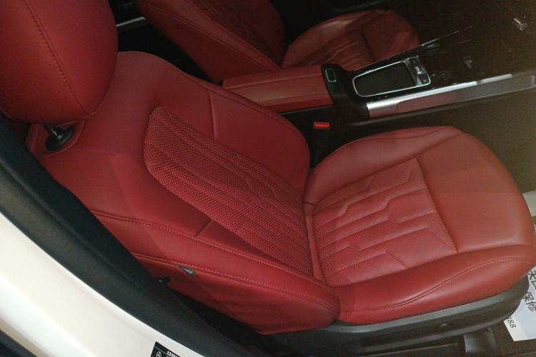 Used Mercedes-Benz GLB 2024 GLB 200 Dynamic Edition Interior 1