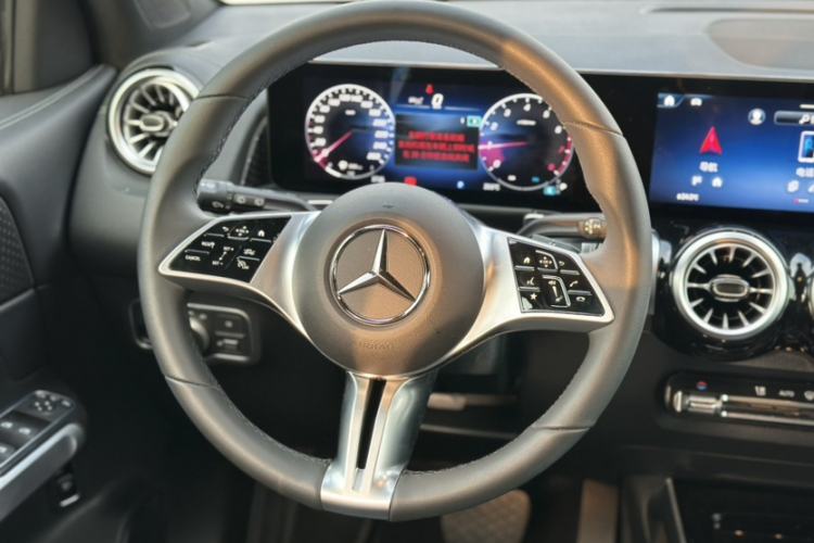 Used Mercedes-Benz GLB 2024 Refresh GLB 220 Dynamic Edition Interior 10