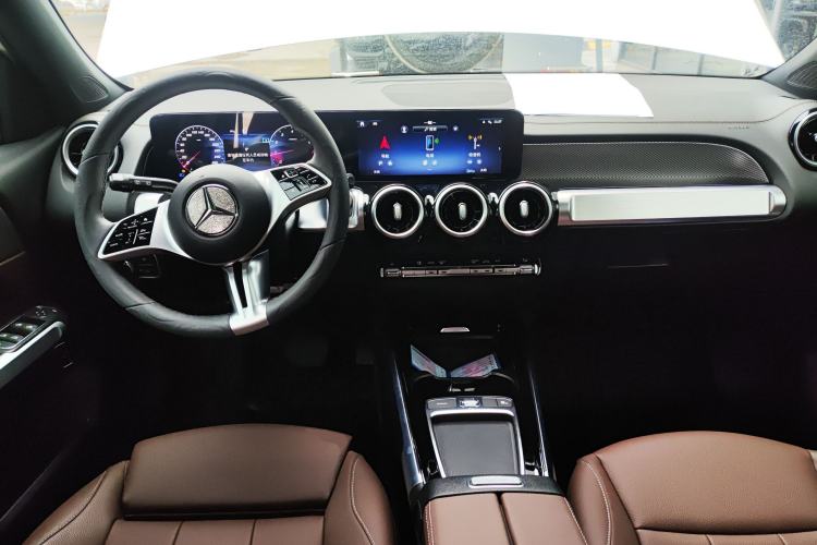Used Mercedes-Benz GLB 2024-Year Restyled GLB 200 Dynamic Edition Interior 2