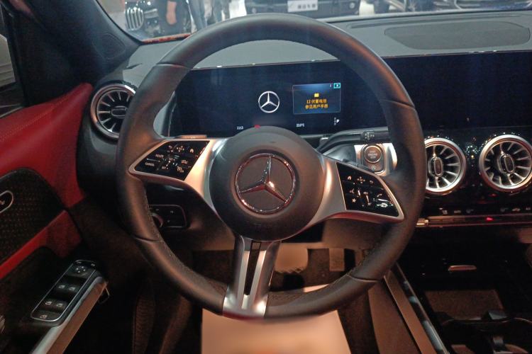 Used Mercedes-Benz GLB 2024 GLB 200 Dynamic Edition Interior 3