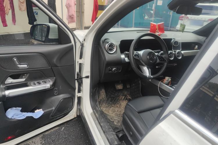 Used Mercedes-Benz GLB 2024 Refresh GLB 220 Dynamic Edition Interior 3