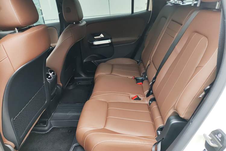 Used Mercedes-Benz GLB 2024-Year Restyled GLB 200 Dynamic Edition Interior 4
