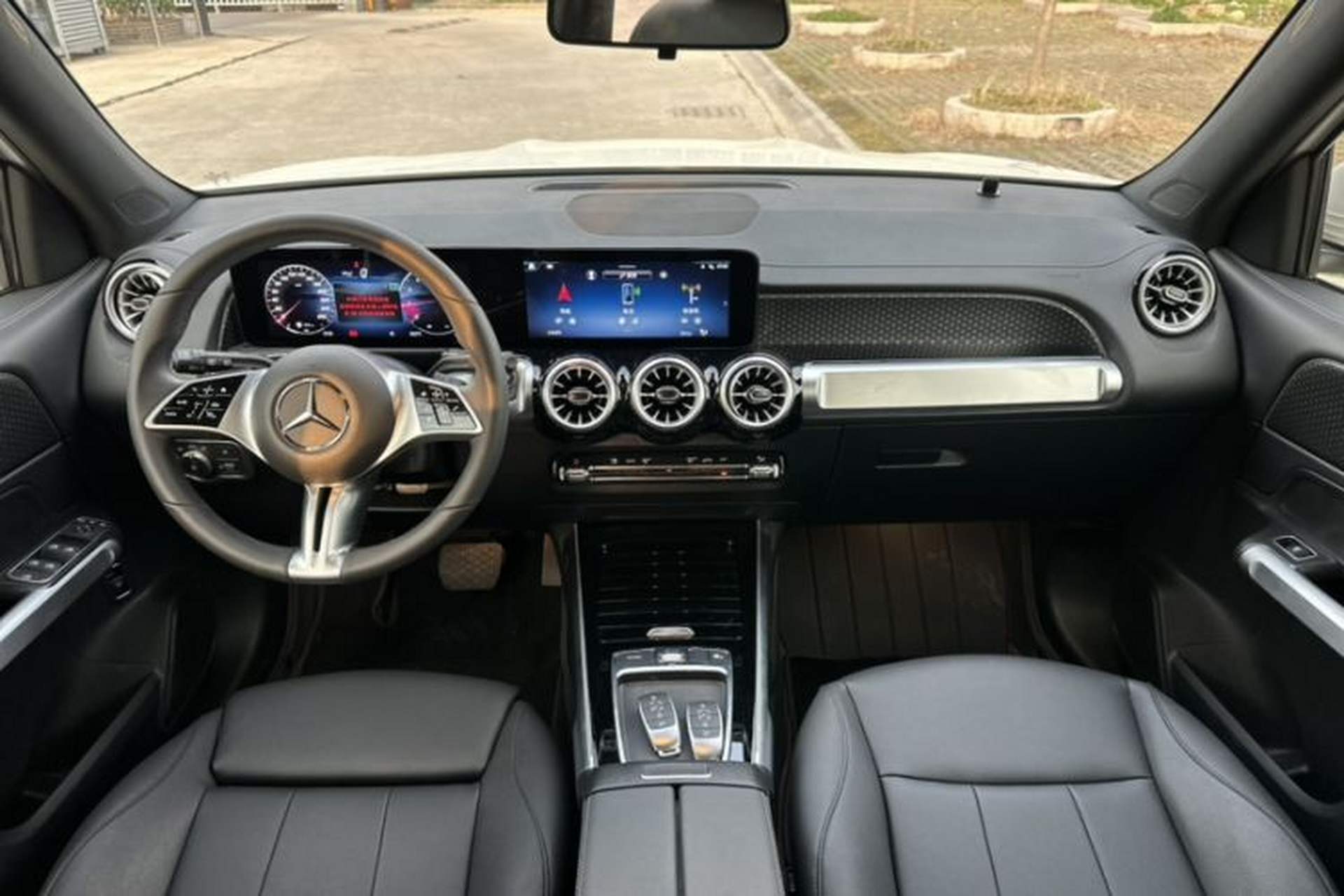 Used Mercedes-Benz GLB 2024 Refresh GLB 220 Dynamic Edition Interior 7