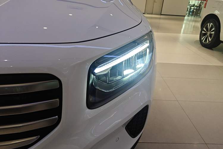 Used Mercedes-Benz GLB 2024 GLB 200 Fashion Model Left Front Headlight