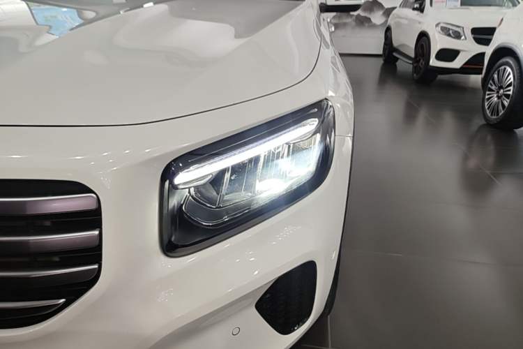 Used Mercedes-Benz GLB 2024 Refresh GLB 220 Fashion Edition Left Front Headlight
