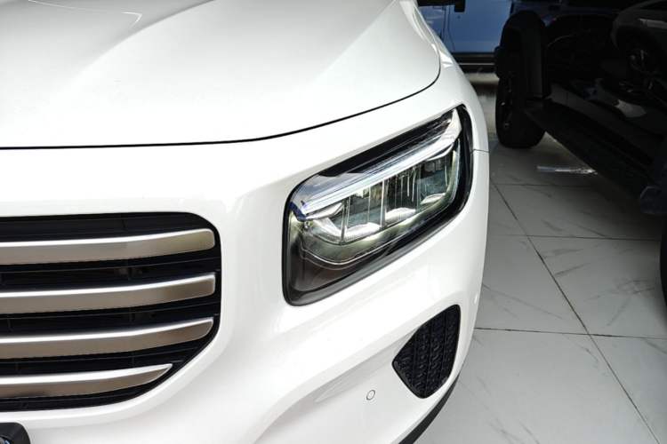 Used Mercedes-Benz GLB 2024 GLB 200 Dynamic Edition Left Front Headlight