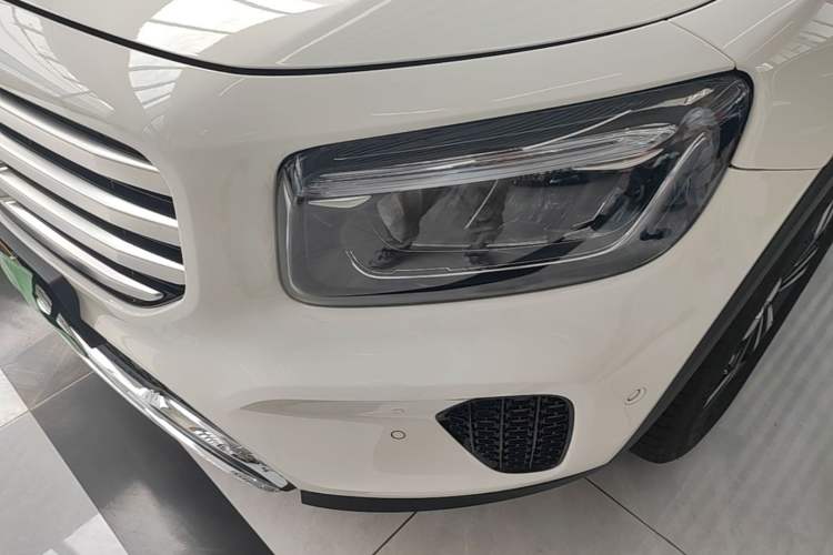 Used Mercedes-Benz GLB 2024 GLB 200 Dynamic Edition Left Front Headlight